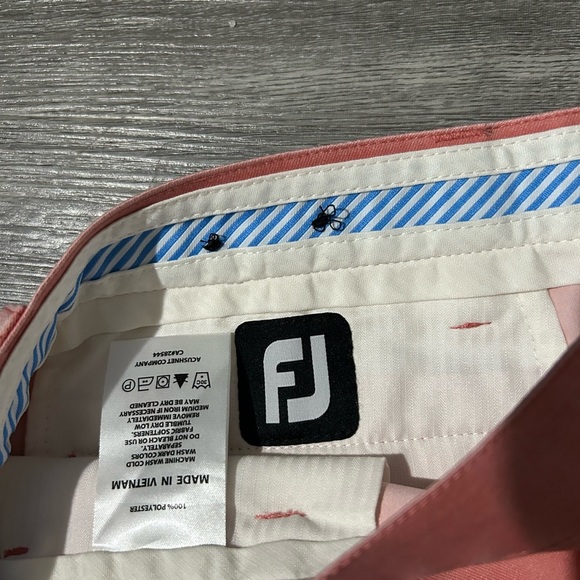 FootJoy Salmon  Shorts - Picture 3 of 7